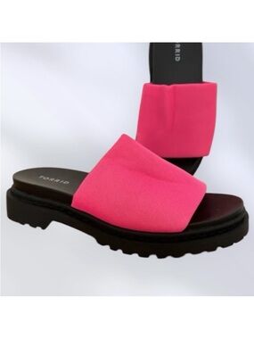 TORRID Slides Sandals NEW Chunky Platform Neon Pink Extra Wide Size 9 WW